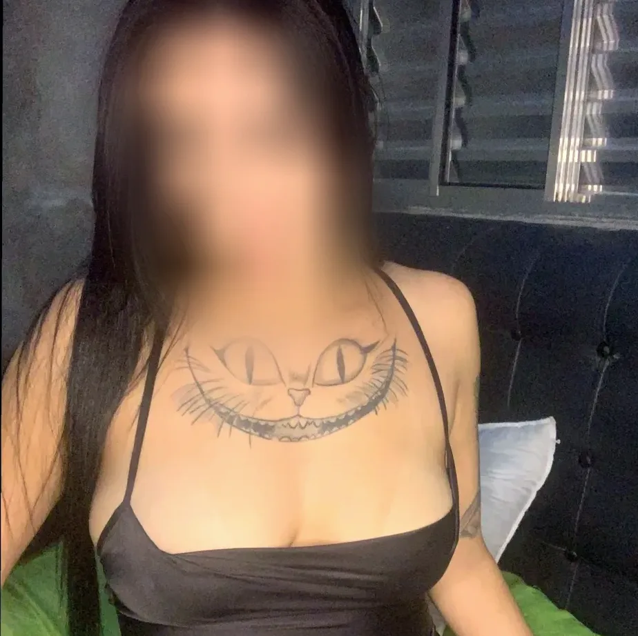 Emma, 27