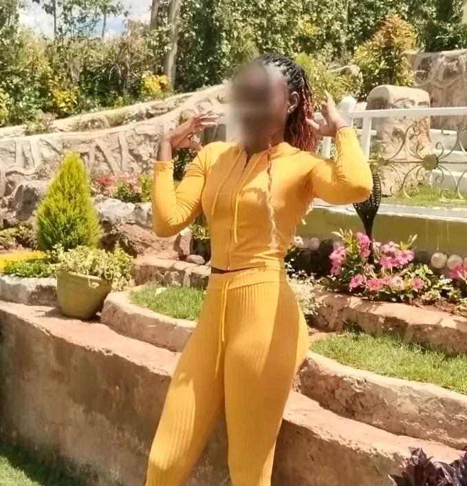 Nathalie, 26