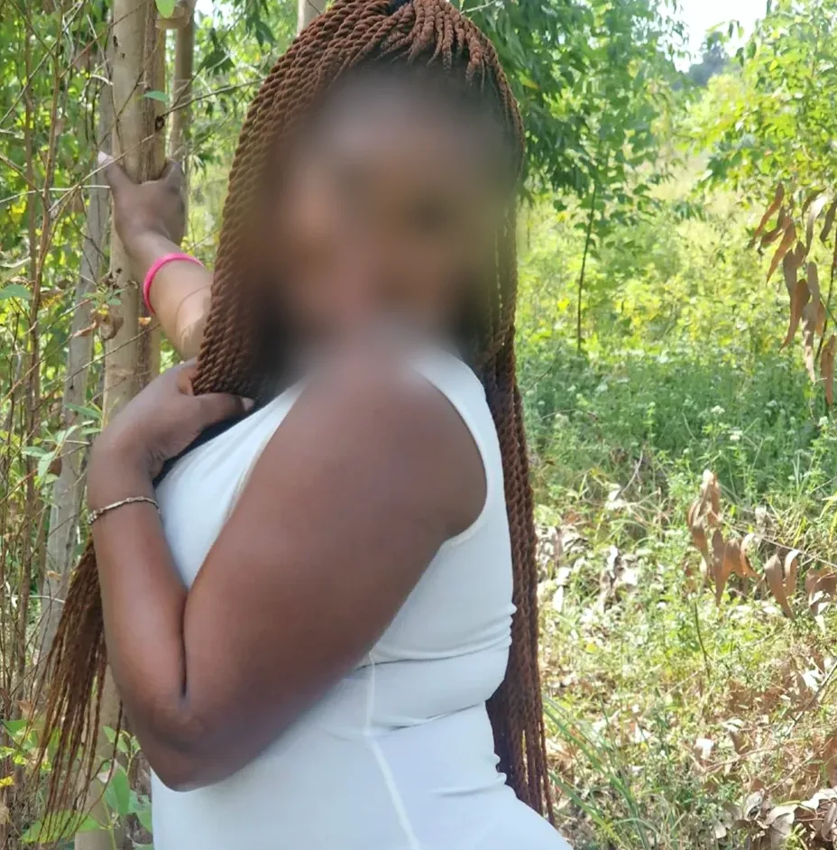 Nikki, 27