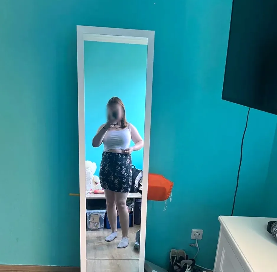 Olivia, 18