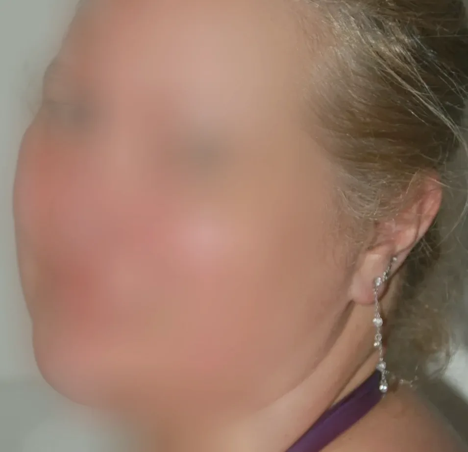 Sara, 28